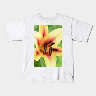 Lilium  &#39;Lavon&#39;  Lily  Oriental Trumpet lily cross  OT lily Kids T-Shirt